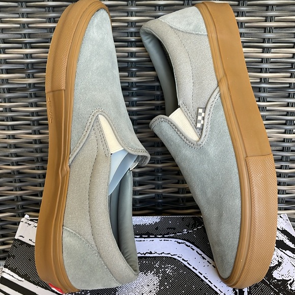 Vans Men’s Skate Slip-On Grey/Gum
VN0A5FCAN3Z
Sneakers - Picture 11 of 16